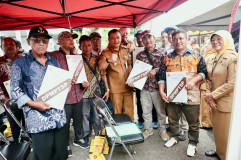 Gubernur Luthfi Pasang Badan untuk Nelayan Jateng: Izin Gratis, Ada Pungli Langsung Laporkan Saya!