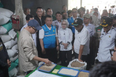 Dukung Program Desaku Maju, Bank Lampung Salurkan Kredit Alsintan