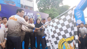 Spektakuler, Jalan Sehat HUT ke-344 Kota Bandarlampung Dibuka Wali Kota Eva Dwiana