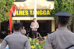 Kapolres AKBP Rahmad Sujatmiko Pimpin Upacara Kenaikan Pangkat 56 Personel Polres Tanggamus
