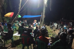 Ratusan Massa Menginap di Kebun Sawit PTPN 7 Bekri Lampung Tengah
