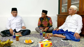 Jejak Gus Yahya: Ketika Calon Bintang Politik Rembang Dipilihkan Jalan ke Makkah