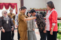 Gubernur Luthfi Minta ASN Buang Birokrasi Rutinitas: Jangan Cuma Pulang Bawa Sertifikat!