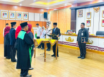 Wabup Agus Suranto Lantik Sekretaris Disdukcapil, Auditor dan Guru, Tekankan Pelayanan Cepat dan Humanis