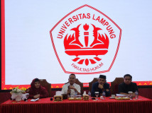 Wahrul Fauzi Ajak Sarjana Hukum Unila Aktif di Masyarakat dan Taat Orang Tua