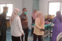Warga Kurang Mampu di Kupang Raya Dapat Pengobatan Gratis dan Bantuan Kursi Roda