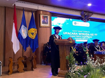 Wisuda Ke-77 USM Lepas 796 Lulusan, Rektor Ingatkan Kontribusi Nyata untuk Masyarakat