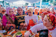 Wulan Mirza Ajak Masyarakat Lestarikan Seruit sebagai Warisan Kuliner Lampung