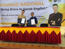 Hadirkan Native Speaker Australia, USM LCC Gelar Seminar Being Brave to Speak English