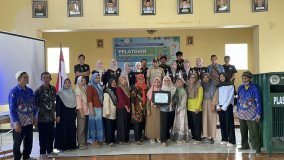 Ubah Sampah Jadi Kompos, Mahasiswa KPM 43 Unsiq & DPKPLH Banjarnegara Genjot Bank Sampah Cendana