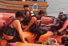 Oknum Polisi Diduga Tenggelam Saat Kawal Angkutan Sawit di Sungai Badak