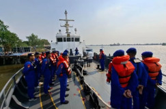 Tiga kapal