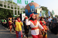 Simfoni Kreativitas,  Puncak MASTA UNIMUS 2026 Hadirkan Pawai Budaya Spektakuler