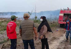 Camat Mesuji Timur Tinjau Langsung Penanganan Kebakaran di Dwi Karya Mustika