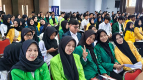 Terima Beasiswa Pemkab Rembang, Mahasiswa dan Orang Tua Ungkap Rasa Syukur dan Lega