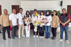 Pahlawan Wushu Jateng Peraih Medali Asian Games 2026, Disambut Hangat KONI di Bandara Ahmad Yani