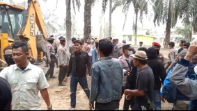  Sengketa Lahan Memanas, Ratusan Warga Duduki Area PT PAL di Mesuji