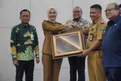 Wagub Jihan Dorong Sinergi Lintas Sektor Perluas Perlindungan Jamsostek di Lampung