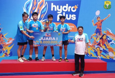 SMA Theresiana 1 dan SMP Al Azhar 14 Semarang Rajai Hydroplus Badminton Invitation 2026