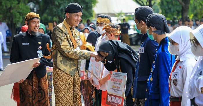Ganjar Berharap Jateng Terus Lahirkan Program Revolusioner di Bidang Pendidikan
