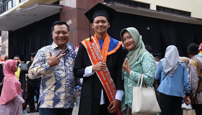 Fahri, Wisudawan Terbaik Prodi S1 TI USM Langsung Diterima di Kementerian ATR/BPN