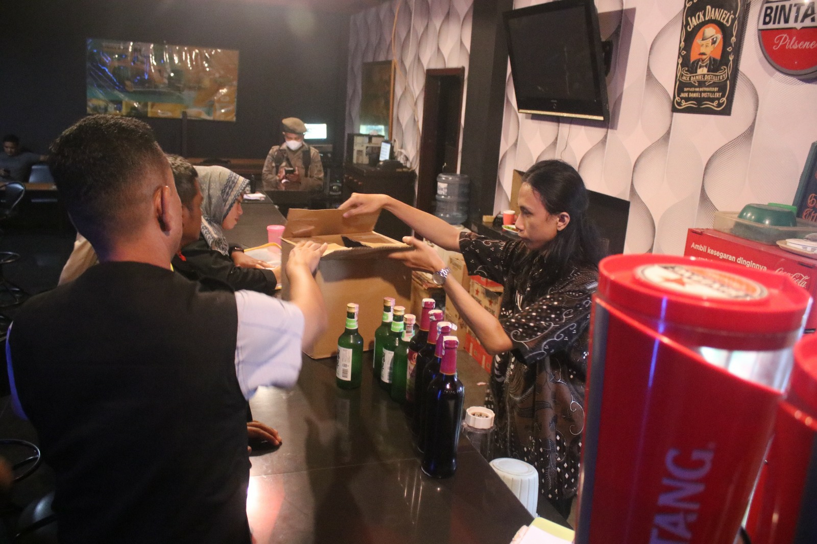 Masukkan Tamu Bukan Suami Istri, Satpol PP Padang Panggil Pemilik Hotel