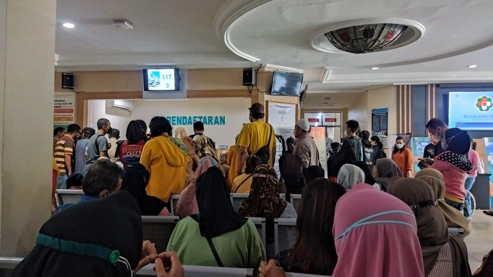 Antre Panjang, Pasien RS Advent Akibat Perubahan Sistem