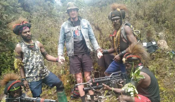 Rilis Video Terbaru, KKB Papua Ancam Akan Tembak Mati Pilot Susi Air  