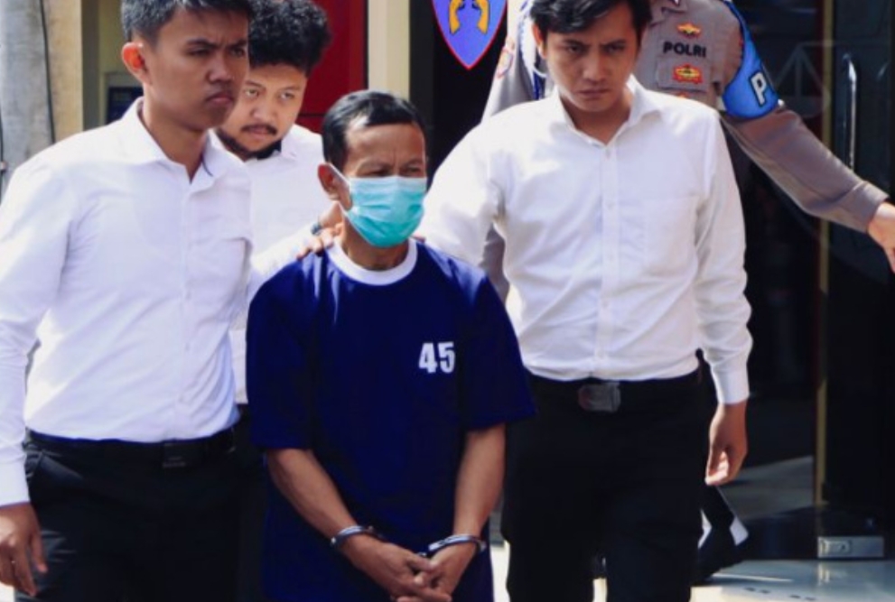 Dirayu Dapat Berkah dan Cepat Pintar, 12 Santriwati Digoyang Enak Guru Ngajinya Gak Sampai Hamil