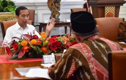 Jokowi Ogah Komentar Soal Putusan MK Perpanjang Jabatan Pimpinan KPK : Tunggu Kajian Menkopolhukam 