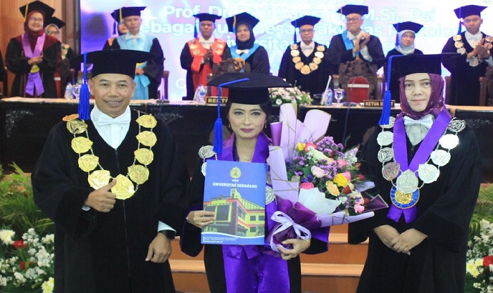 Tambah Guru Besar Bidang Psikologi, Ini Harapan Rektor USM