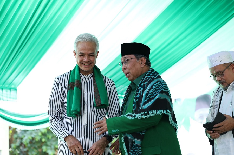 Air Mata Tuan Guru Haji Hazmi Hamzar Menetes Saat Doakan Ganjar