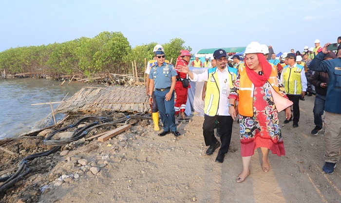 Pemasangan Sheet Pile Tambak Lorok Semarang Dikebut untuk Atasi Rob dan Banjir