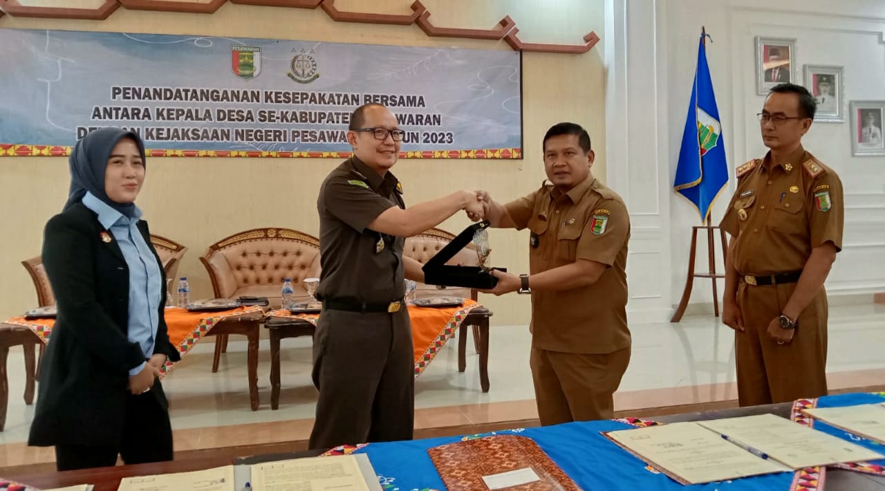 Mou Kejari dengan para kades se-Pesawaran 