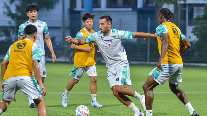 Kegagalan Memenangi Laga Perdana, Persib Bandung Akan Balas di Gianyar Saat Melawan Arema FC