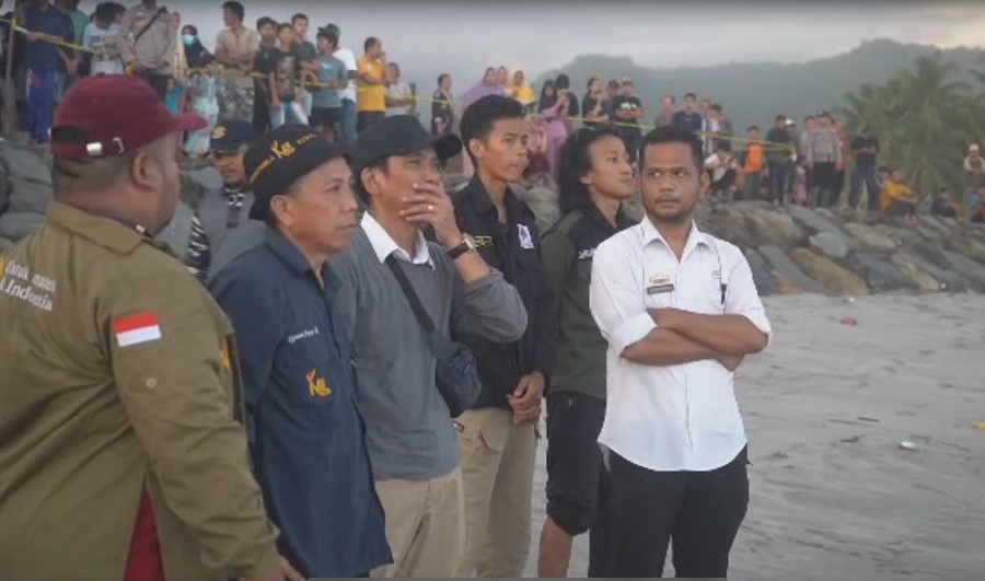 Warga Pesibar Doakan Herry Dikembalikan ke Orangtuanya Besok