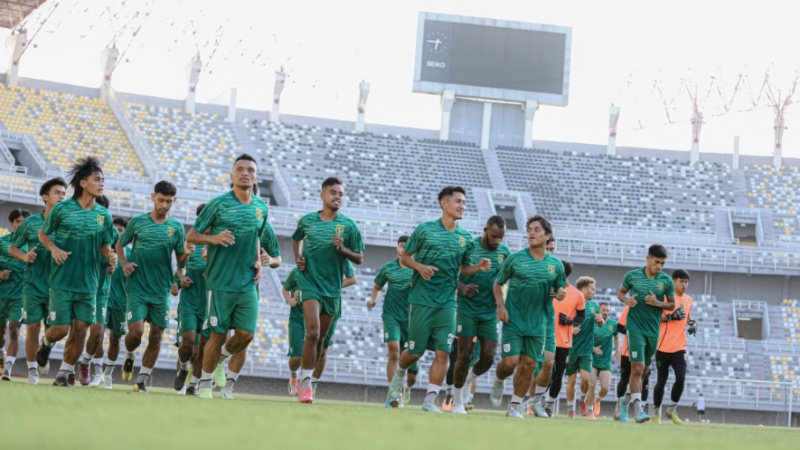 Belum Bertanding, Aji Santoso Yakin Persebaya Bakal Menang Melawan Barito Putera