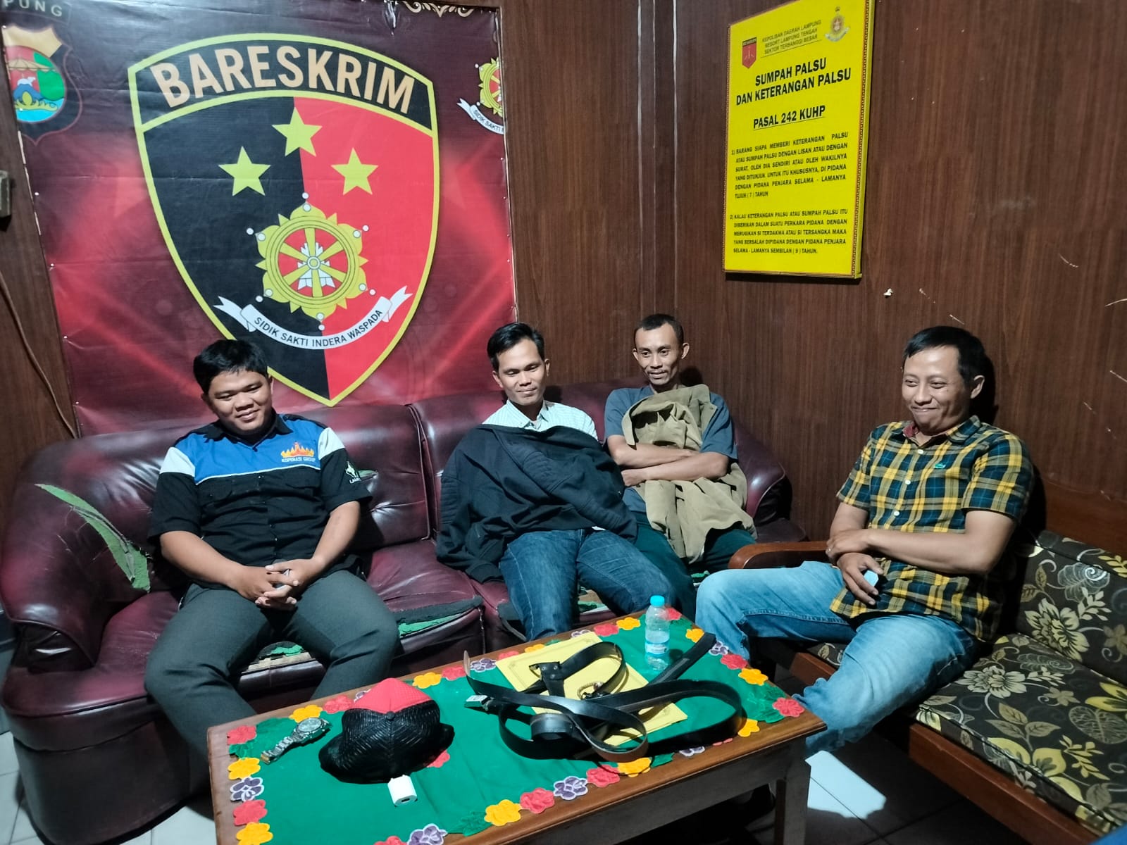 Tiga tersangka Bank Plecit 