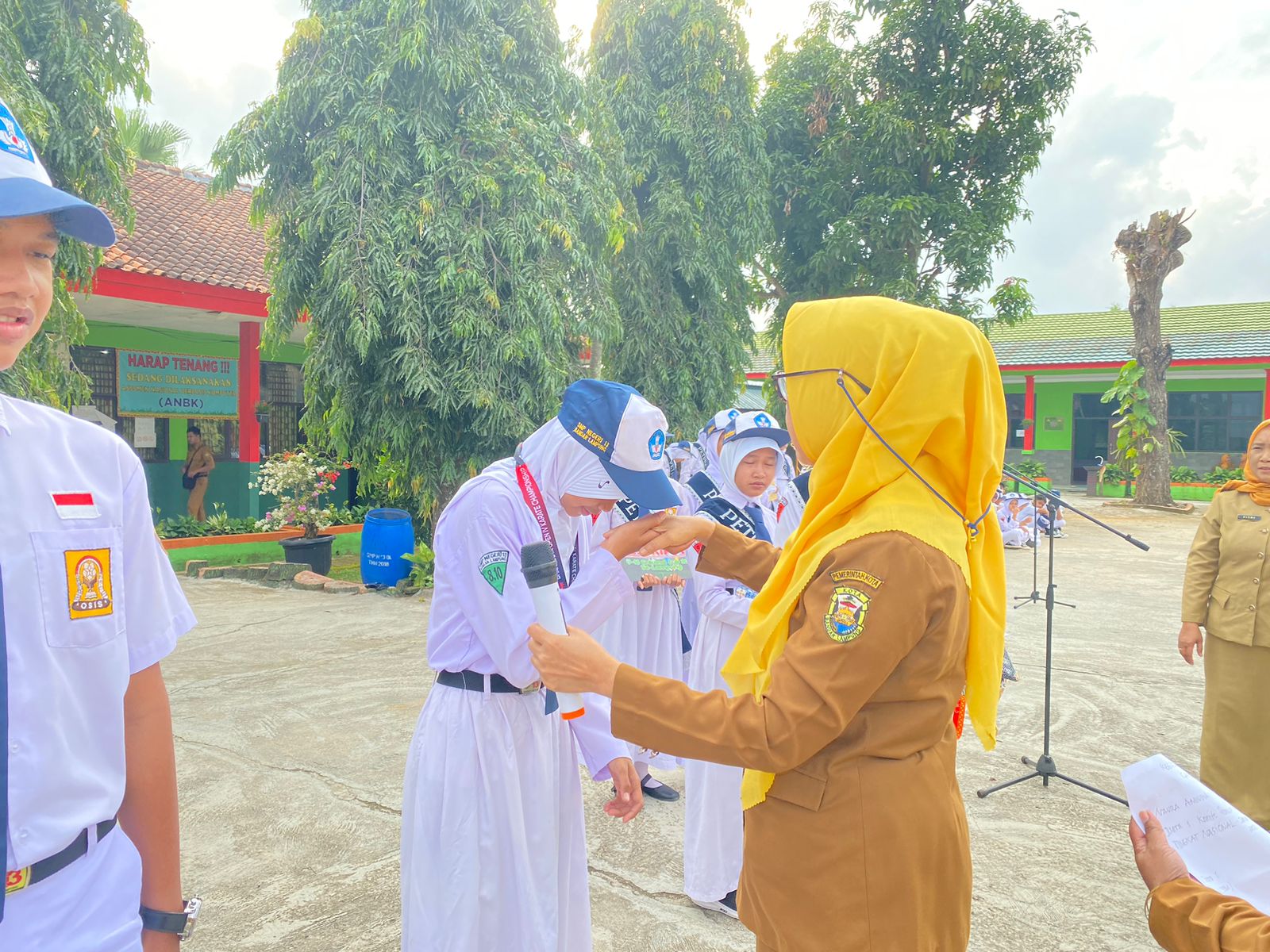 Dipimpin Amaroh, Prestasi SMPN 13 Beringin Raya Makin Moncer