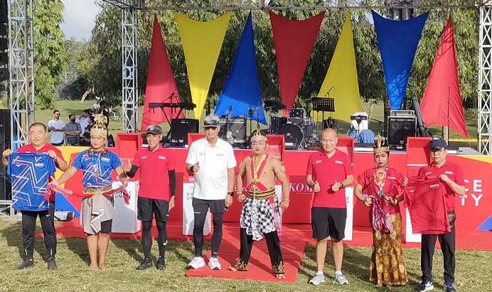 Launching Jersey dan Medali Borobudur Marathon 2023 Warnai Friendship Run di Denpasar