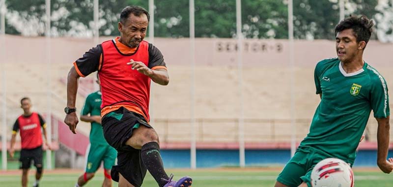 Dua Laga ke Depan Persebaya Dipimpin Uston Nawawi, Begini Komposisi Pemainnya