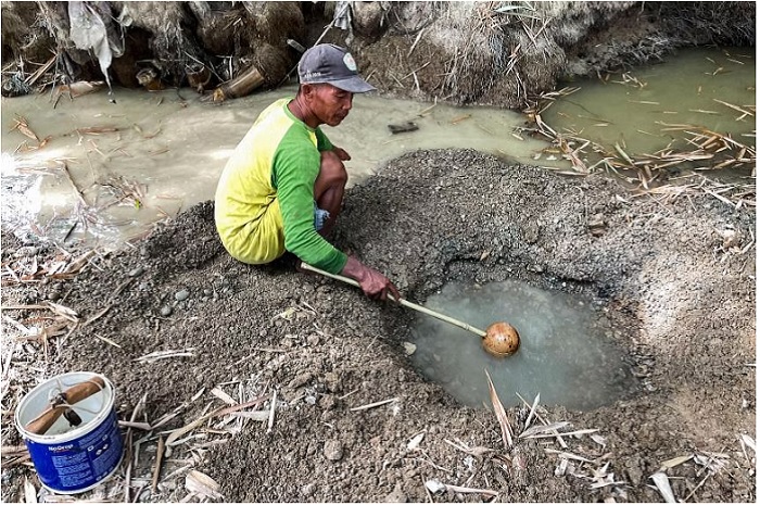 Media Singapura Beritakan Kekeringan di Karanganyar, Warga Menggali Dasar Sungai Karena Air Sumur Habis