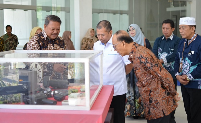 Rektor USM Studi Komparatif di Pusat Unggulan Inovasi Javanologi UNS