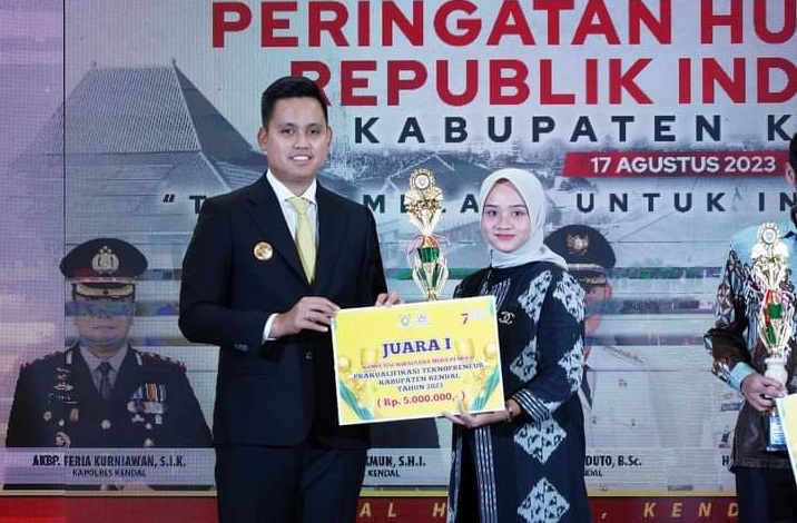 Kisah Inspiratif Pebisnis Jilbab Online asal Kendal, Endorse Artis untuk Promo