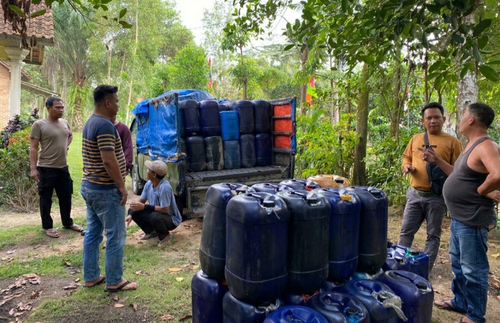 Seorang Kakek Ditangkap Cor BBM Subsidi dari SPBU di Lamtim