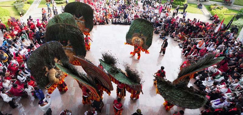 Menko PMK, Muhadjir Effendy Serahkan Dokumen Reog Ponorogo untuk Disidangkan di UNESCO