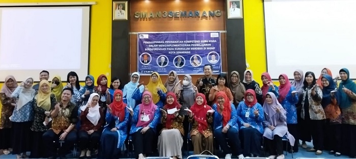 Tim PkM Dosen Kimia Unnes Beri Pendampingan Pembelajaran Berdiferensiasi