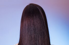 Mengubah Tampilan Rambut dari Ikal jadi Lurus, Tinggal Pilih Mau Cara Instan atau Alami yang Lebih Aman 