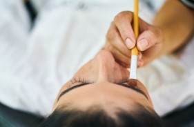 10 Langkah Manfaatkan Gel Alis untuk Eyebrow Sendiri di Rumah