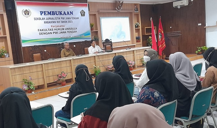 Berikan Keahlian Mendokumentasikan, PWI Jateng Gelar Sekolah Jurnalistik bagi 87 Mahasiswa FH Unissula